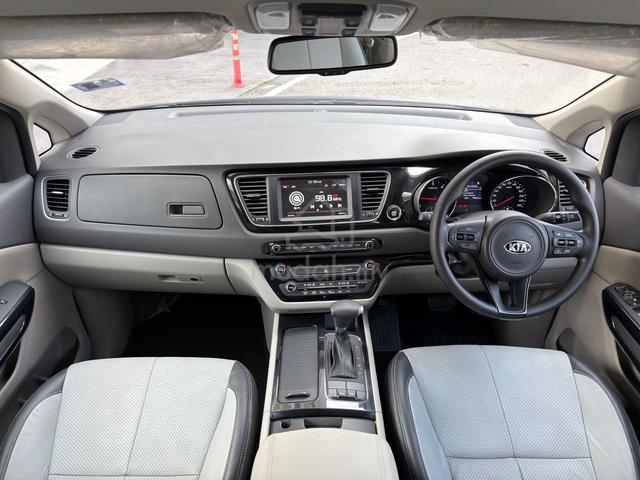 KIA GRAND CARNIVAL 2.2 D YP (a) 70K KM LOW MILEAGE - 5