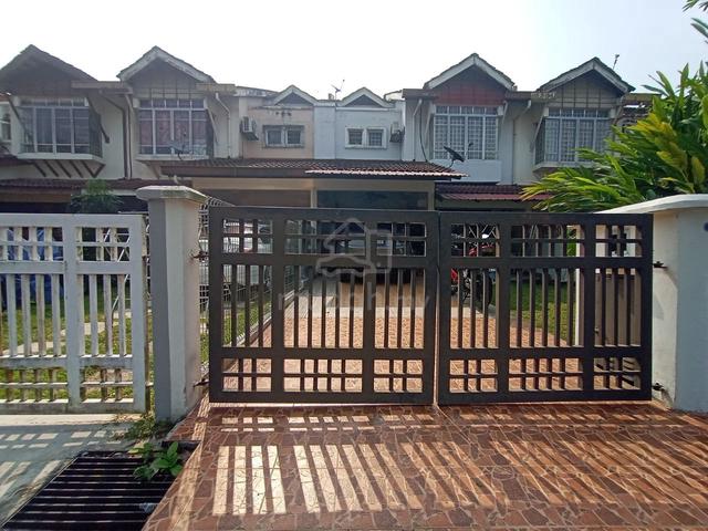 RUMAH CANTIK Untuk Dijual, Teres Dua Tingkat Jalan Nova Subang Bestari 1