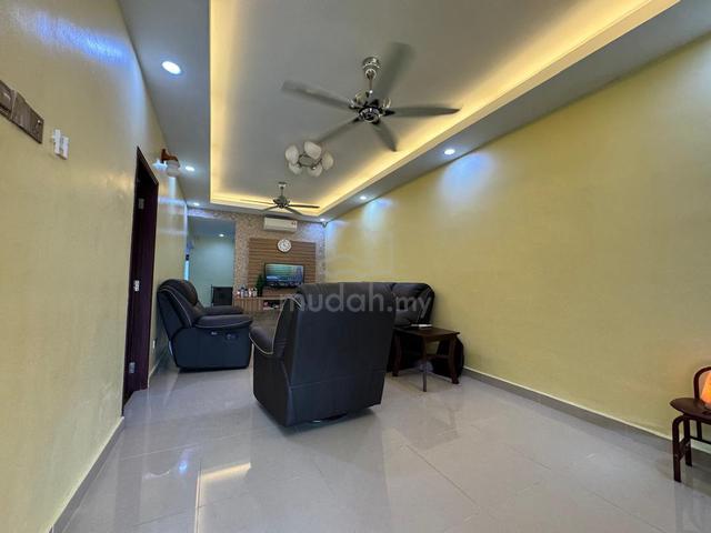[SEKSYEN 14] PJ, 26x75, Single Storey, 6 Carpark, Tip-top Condition 1
