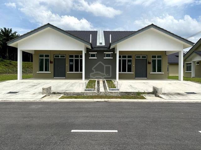 Taman REM-SEMI D with extra Land (Side&Back)|Non Bumi Lot|Spacious 1