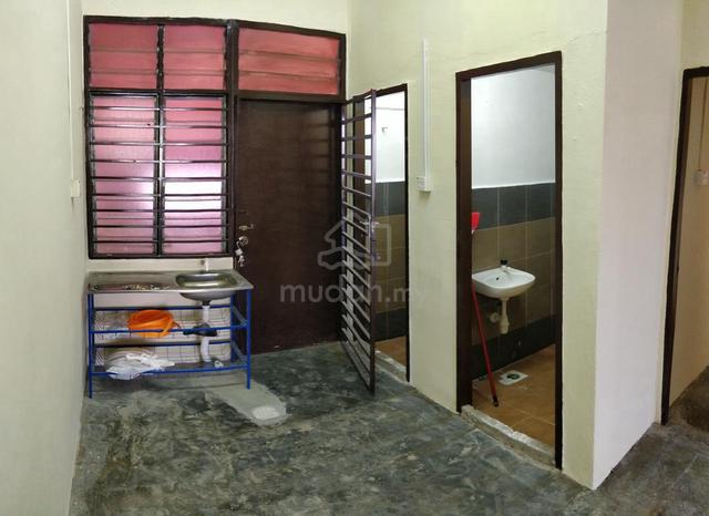 Single Storey Taman Desa Puteri Bahau Negeri Sembilann 4