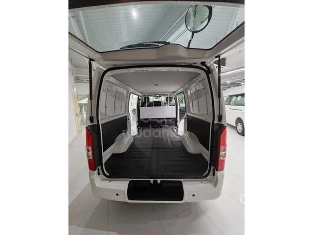 New Toyota HIACE Panel Van Automatic - 5