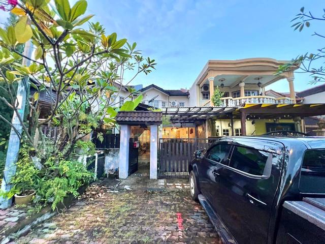 FULLY RENOVATED Double Storey Jalan Bola Sepak Seksyen 13 Shah Alam 1