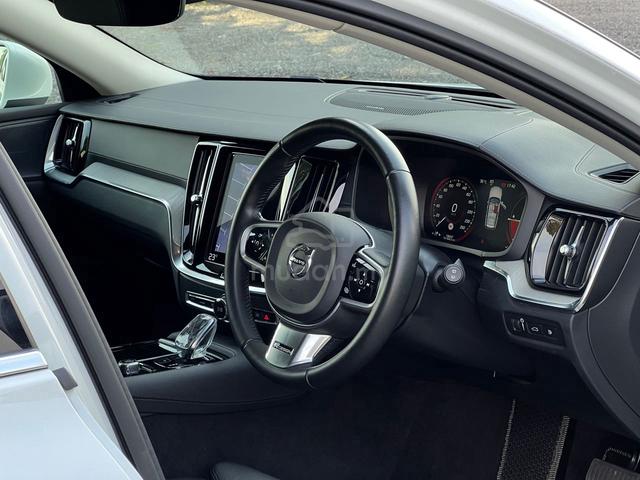 2022 Volvo V60 2.0 T8 (A)ORI MIL,1 VIP OWNER - 5