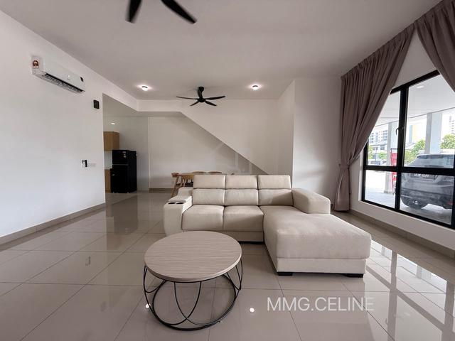 Ember Co-Home Setia Alam 中房和小房 (全家具直接Move In) 1