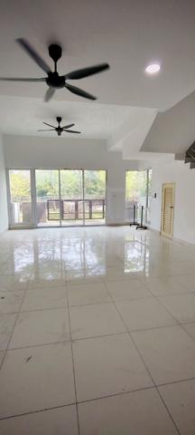 3 Storey Terrace House For Sale- Tiara South Semenyih 1