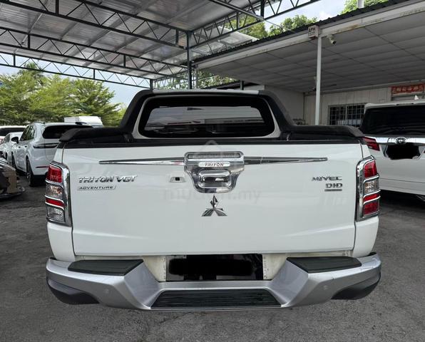 2017 Mitsubishi TRITON 2.4 VGT ADVENTURE Full Loan - 4