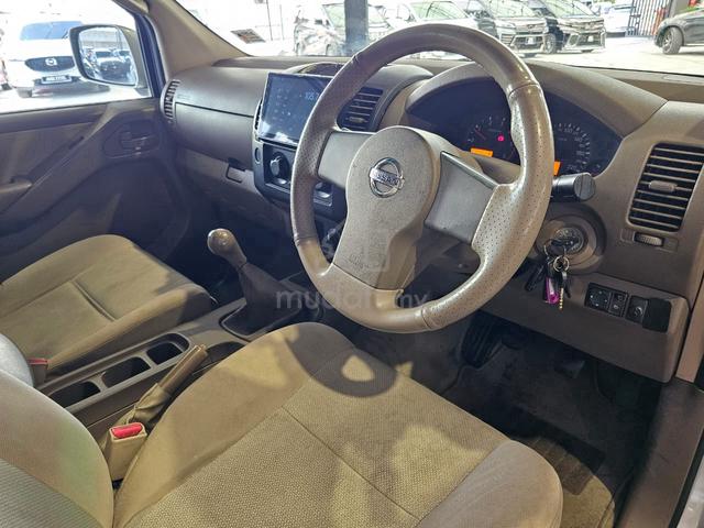 2010 Nissan NAVARA 2.5 SE 4X4 (M) REVERSE CAMERA - 5