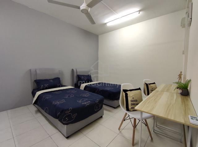 [Must View] Female je Medium room for rent at PV20 (2km to LRT, Giant) 1
