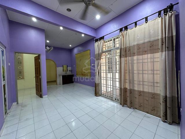 TAMAN BERLIAN INDAH Single Storey Semi D House 1