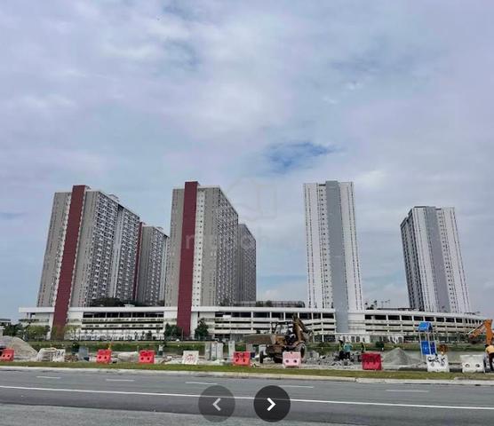 LakeFront Residence 1
