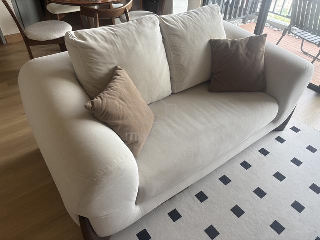 Pre-loved Sofa for Sale! 🛋️ - photo 2 of 2