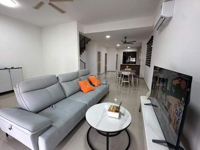 2 Storey End Lot BAE @ Bandar Dato Onn Renovated Fully Furnished 1