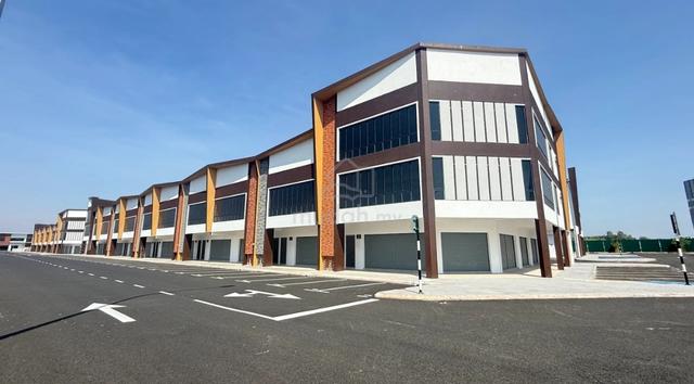 New 3 storey Corner shop @ Nadi Semenyih For Rent 1