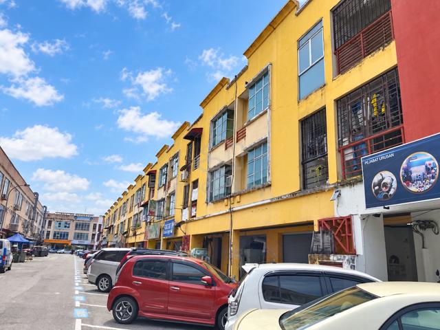Taman Nusa Bestari, Shop Apartment 1