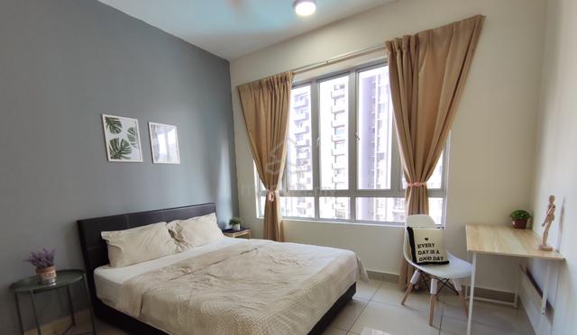 PV21 Platinum Lake Condominium - Master Room for Rent 1