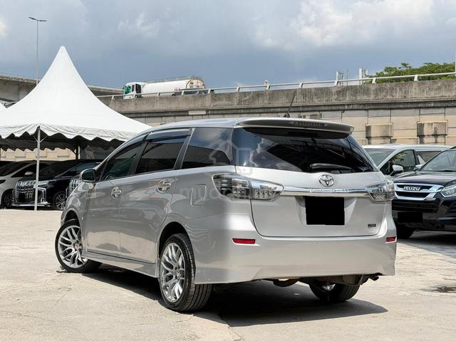 TOYOTA WISH 1.8 X FACELIFT Roof Monitor Rev Camera - 2