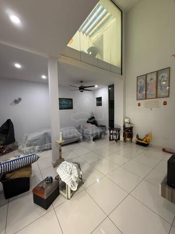 Sri Laguna Perling Double Storey Superlink Terrace 26x80 Renovated 1