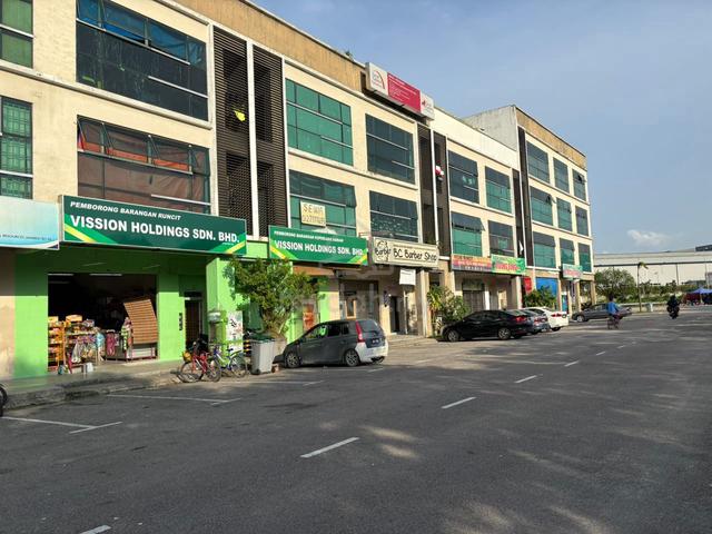 Nusajaya Square 3 Storey Shop Lot Intermediate Lot Facing Main Road 1