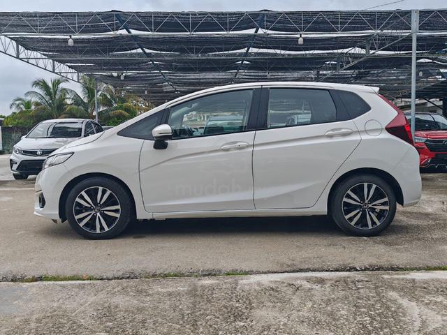 2017 Honda JAZZ 1.5 V (A) - 5