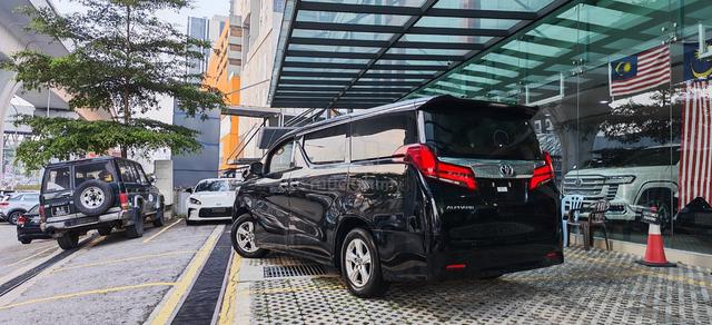 2023 Toyota ALPHARD 2.5 X SUNROOF - 2