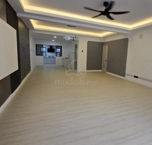 Reno Unit 2 Storey House Bandar Utama PU 12 for sale 1
