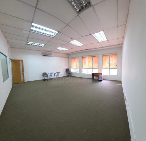 Bandar puteri klang small office room for rent near Caltex & McDonald 1