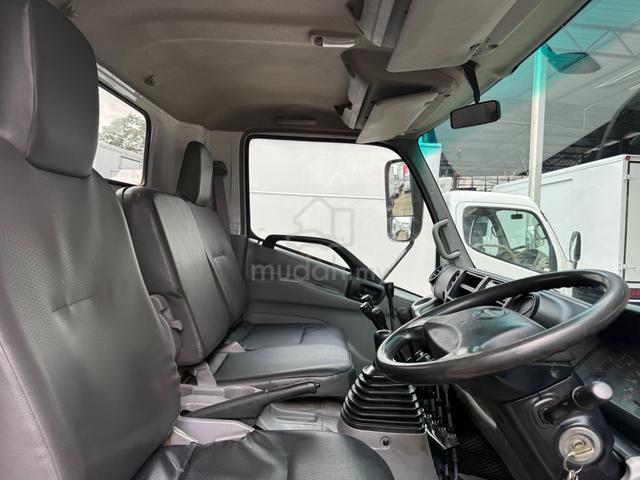 Hino XZU720R 3 Ton 14 Kaki Green Concern Arm Roll - photo 5 of 6
