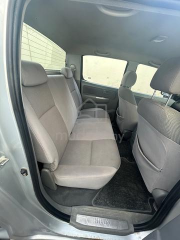 2011 Toyota HILUX 2.5 G MY05 KUN25R FACELIFT (M) - 5