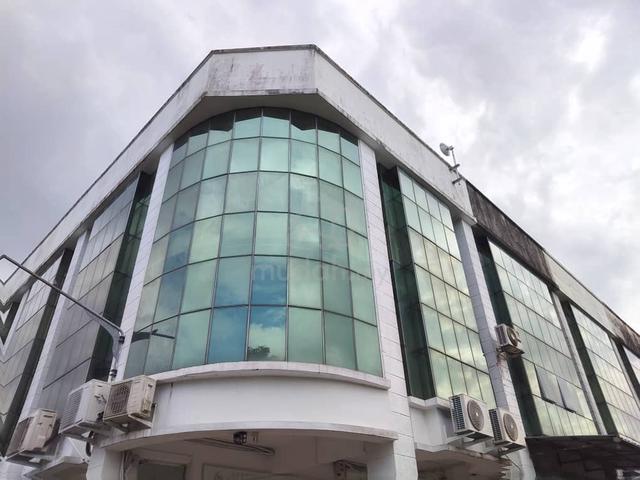 RENOVATED 1st Floor Corner Shop @ FORTUNELAND BUSINESS CENTRE, ROCK RD 1