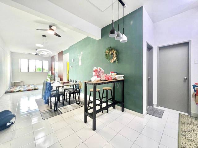 Tiara South 1
