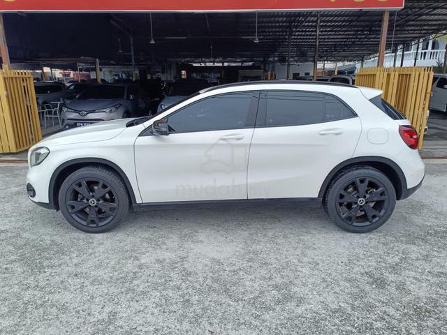 2018 Mercedes Benz GLA200 1.6 (LOAN KEDAI/BANK/CD) - 4