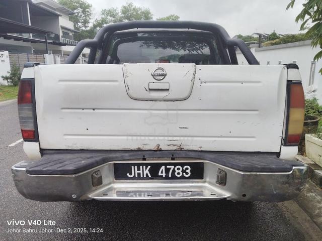 2004 Nissan FRONTIER 2.5 GRANROAD (M) - 4