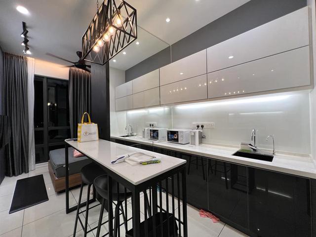 Queens Residences Q1 @ Queens Waterfront 1