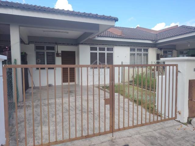 Teres Setingkat Taman Seroja Bandar Baru Salak Tinggi 1