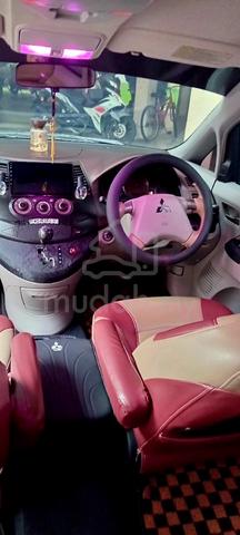 2005 Mitsubishi GRANDIS 2.4 LUXURY (A) - 4