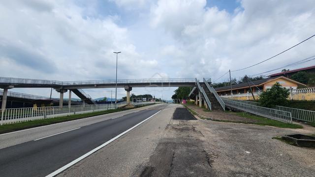 Land Along AMJ Highway @ Pegoh, Alor Gajah 1
