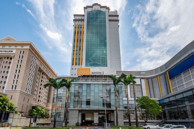 Private office space for 2 persons in Regus Menara Summit 1
