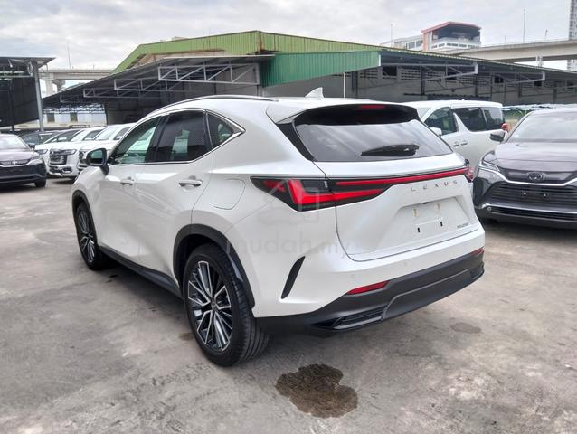 4.5B 27K KM MILES 2023 Lexus NX250 2.5 VERSION L - 5