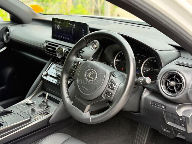 2023 Lexus IS300 2.0 BASE - 5