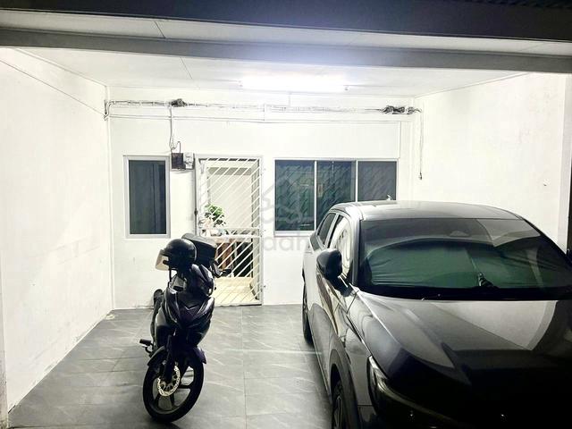 Taman Damai Jaya, Jalan Makmur Middle Cost Double Storey 3 Bed 2 Bath 1