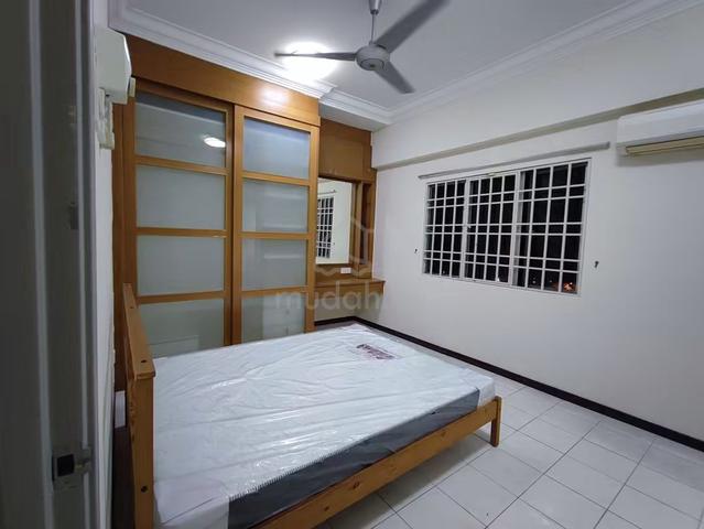female master room bukit Jalil 1