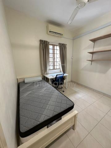 Nilam Puri Middle room Bukit Puchong For Rent 1