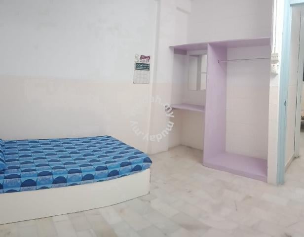 Immediately move in ROOM for RENT 1