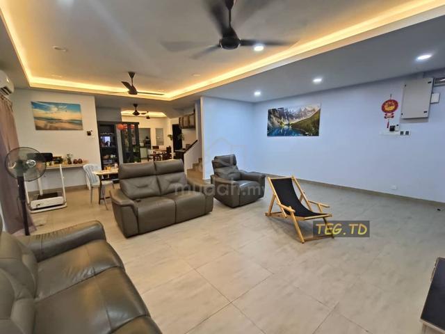 Partial Furnished Aman Perdana Klang 2Sty Semi D 32x75 4R3B 5