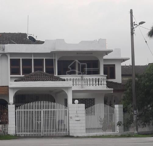 Double storey corner house 1