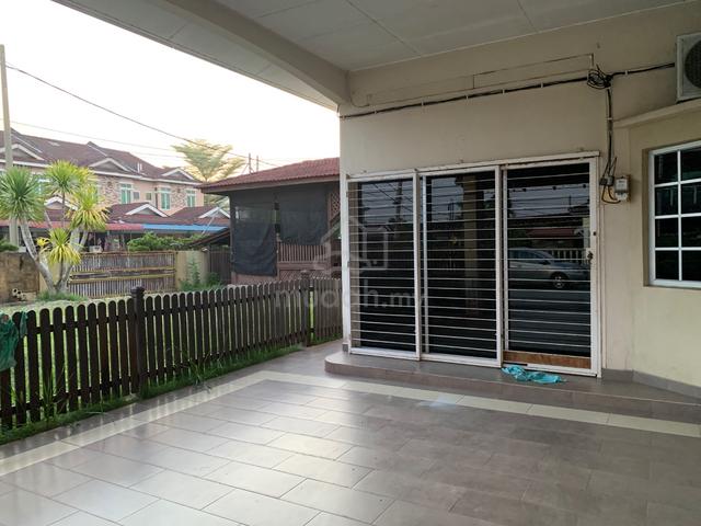 Corner Lot Single Storey Terraced House For Rent_Teluk Intan, Perak 1
