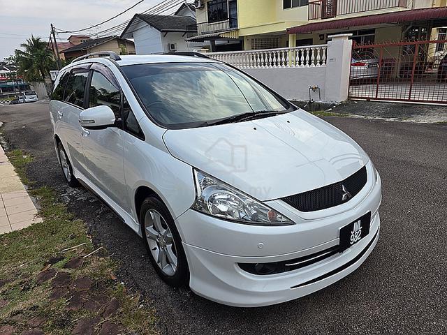 2010 Mitsubishi GRANDIS 2.4 (A)KEYLESS POWER BOOT - 3