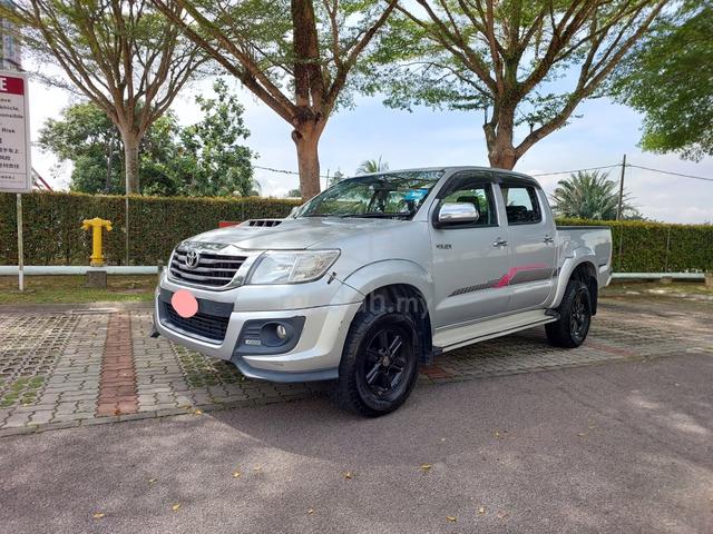 2015 Toyota HILUX 2.5 G TRD SPORTIVO (A) - 1
