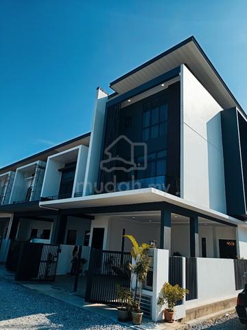 Townhouse / Double Storey @ Near Northbank Kuching/ La Promenade Mall 1